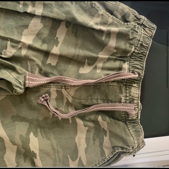 Hollister Camo Joggers - Picture 4 of 4